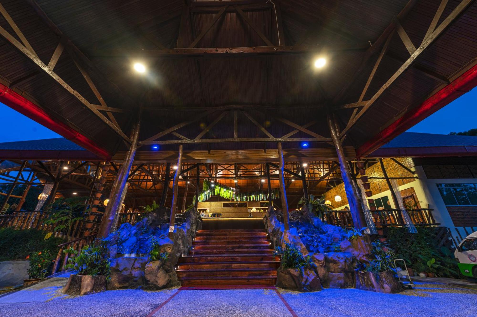 Borneo Sepilok Rainforest Resort エクステリア 写真